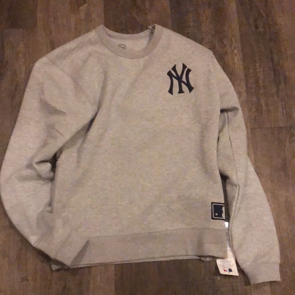 Yankees Crewneck Sweater - Picture 1 of 2